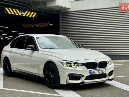 Белый БМВ 3 Серия, объемом двигателя 2 л и пробегом 155 тыс. км за 17000 $, фото 1 на Automoto.ua