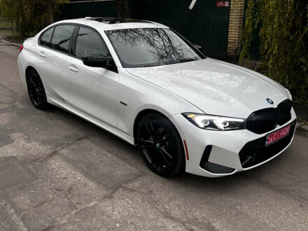 Білий БМВ 3 Серія, об'ємом двигуна 2 л та пробігом 19 тис. км за 45500 $, фото 1 на Automoto.ua
