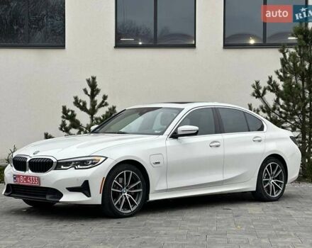Белый БМВ 3 Серия, объемом двигателя 2 л и пробегом 177 тыс. км за 32400 $, фото 1 на Automoto.ua