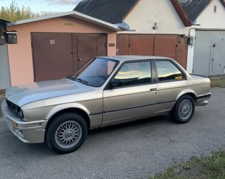 Бежевый БМВ 3 Серия, объемом двигателя 1.8 л и пробегом 457 тыс. км за 1550 $, фото 3 на Automoto.ua