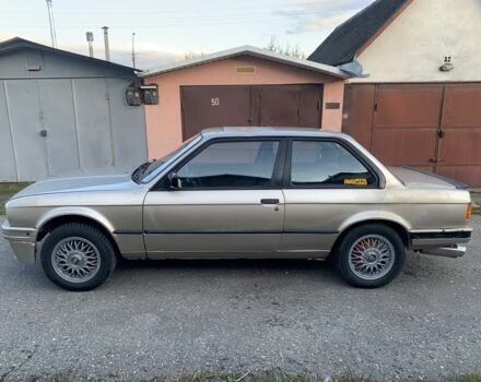 Бежевый БМВ 3 Серия, объемом двигателя 1.8 л и пробегом 457 тыс. км за 1550 $, фото 4 на Automoto.ua