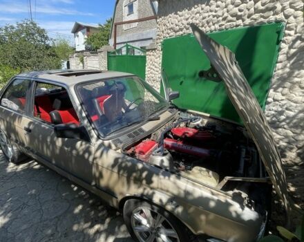 Бежевый БМВ 3 Серия, объемом двигателя 1.8 л и пробегом 500 тыс. км за 2100 $, фото 13 на Automoto.ua