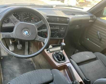 Бежевий БМВ 3 Серія, об'ємом двигуна 1.8 л та пробігом 400 тис. км за 2300 $, фото 5 на Automoto.ua