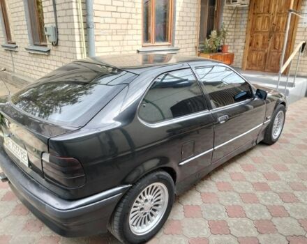 Черный БМВ 3 Серия, объемом двигателя 1.6 л и пробегом 300 тыс. км за 1900 $, фото 4 на Automoto.ua