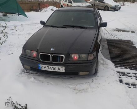 Чорний БМВ 3 Серія, об'ємом двигуна 2 л та пробігом 400 тис. км за 2500 $, фото 4 на Automoto.ua
