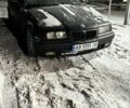 Черный БМВ 3 Серия, объемом двигателя 1.6 л и пробегом 300 тыс. км за 1735 $, фото 1 на Automoto.ua