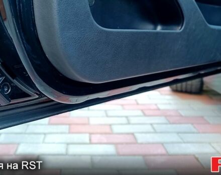 Чорний БМВ 3 Серія, об'ємом двигуна 2 л та пробігом 379 тис. км за 4100 $, фото 5 на Automoto.ua