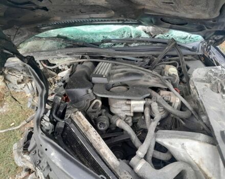 Черный БМВ 3 Серия, объемом двигателя 1.8 л и пробегом 277 тыс. км за 1200 $, фото 4 на Automoto.ua