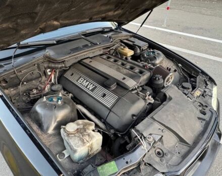 Черный БМВ 3 Серия, объемом двигателя 2 л и пробегом 200 тыс. км за 5000 $, фото 7 на Automoto.ua