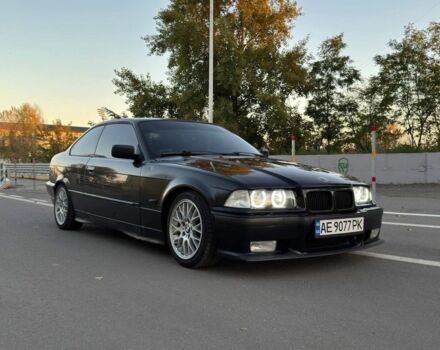 Черный БМВ 3 Серия, объемом двигателя 2 л и пробегом 200 тыс. км за 5000 $, фото 5 на Automoto.ua