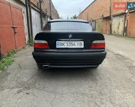 Чорний БМВ 3 Серія, об'ємом двигуна 1.6 л та пробігом 300 тис. км за 3500 $, фото 4 на Automoto.ua