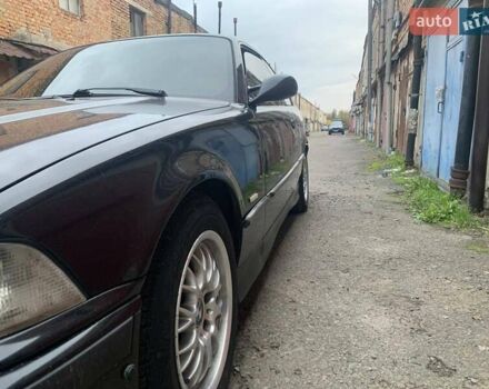 Чорний БМВ 3 Серія, об'ємом двигуна 1.6 л та пробігом 300 тис. км за 3500 $, фото 1 на Automoto.ua