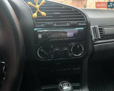 Чорний БМВ 3 Серія, об'ємом двигуна 1.6 л та пробігом 300 тис. км за 3500 $, фото 2 на Automoto.ua