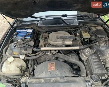 Чорний БМВ 3 Серія, об'ємом двигуна 1.6 л та пробігом 300 тис. км за 3500 $, фото 7 на Automoto.ua