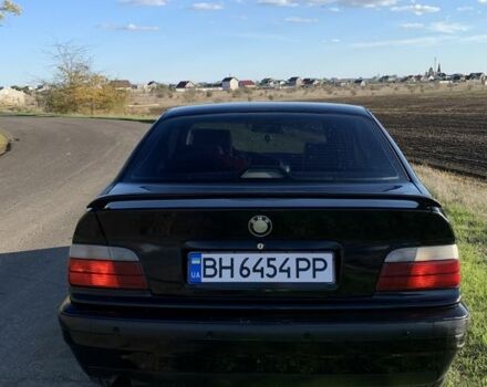 Чорний БМВ 3 Серія, об'ємом двигуна 1.8 л та пробігом 282 тис. км за 3700 $, фото 3 на Automoto.ua