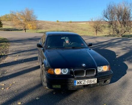 Черный БМВ 3 Серия, объемом двигателя 1.8 л и пробегом 250 тыс. км за 1500 $, фото 1 на Automoto.ua