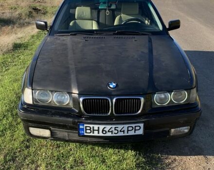 Чорний БМВ 3 Серія, об'ємом двигуна 1.8 л та пробігом 282 тис. км за 3700 $, фото 1 на Automoto.ua