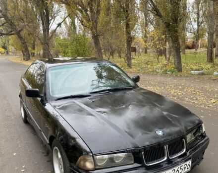 Черный БМВ 3 Серия, объемом двигателя 1.8 л и пробегом 226 тыс. км за 1200 $, фото 3 на Automoto.ua