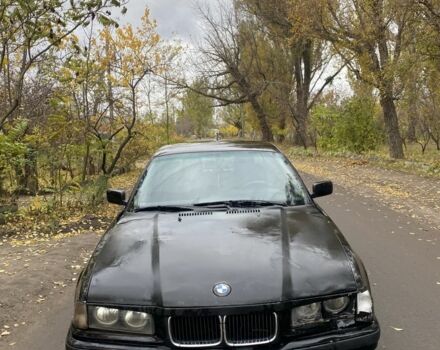 Черный БМВ 3 Серия, объемом двигателя 1.8 л и пробегом 226 тыс. км за 1200 $, фото 4 на Automoto.ua