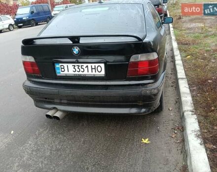 Черный БМВ 3 Серия, объемом двигателя 1.6 л и пробегом 377 тыс. км за 2700 $, фото 5 на Automoto.ua