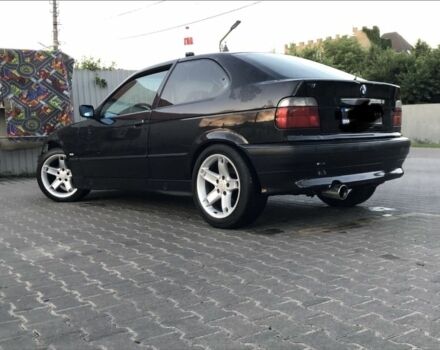 Чорний БМВ 3 Серія, об'ємом двигуна 1.9 л та пробігом 200 тис. км за 1800 $, фото 3 на Automoto.ua