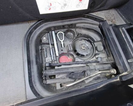 Черный БМВ 3 Серия, объемом двигателя 1.9 л и пробегом 169 тыс. км за 3700 $, фото 8 на Automoto.ua