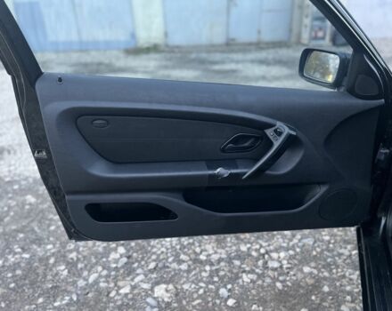 Чорний БМВ 3 Серія, об'ємом двигуна 1.8 л та пробігом 2 тис. км за 3500 $, фото 5 на Automoto.ua