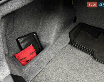 Чорний БМВ 3 Серія, об'ємом двигуна 2 л та пробігом 315 тис. км за 9500 $, фото 46 на Automoto.ua