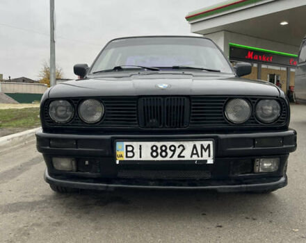 Черный БМВ 3 Серия, объемом двигателя 1.8 л и пробегом 300 тыс. км за 2400 $, фото 4 на Automoto.ua