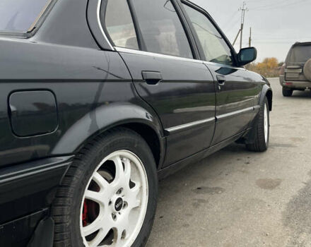 Черный БМВ 3 Серия, объемом двигателя 1.8 л и пробегом 300 тыс. км за 2400 $, фото 7 на Automoto.ua