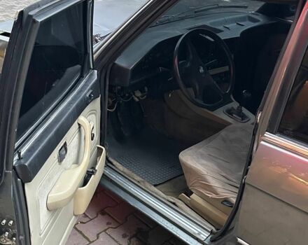 Черный БМВ 3 Серия, объемом двигателя 2 л и пробегом 240 тыс. км за 1400 $, фото 8 на Automoto.ua