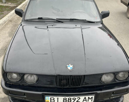 Черный БМВ 3 Серия, объемом двигателя 1.8 л и пробегом 300 тыс. км за 2400 $, фото 5 на Automoto.ua