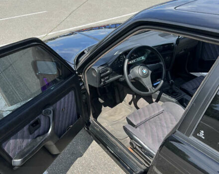 Черный БМВ 3 Серия, объемом двигателя 2.5 л и пробегом 300 тыс. км за 2500 $, фото 7 на Automoto.ua