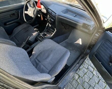 Чорний БМВ 3 Серія, об'ємом двигуна 1.8 л та пробігом 250 тис. км за 1449 $, фото 10 на Automoto.ua