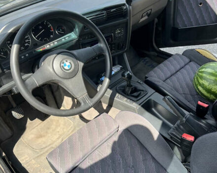 Черный БМВ 3 Серия, объемом двигателя 2.5 л и пробегом 300 тыс. км за 2500 $, фото 6 на Automoto.ua