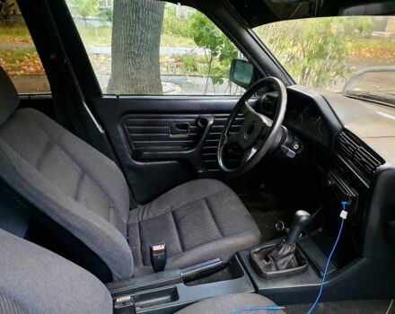 Чорний БМВ 3 Серія, об'ємом двигуна 1.8 л та пробігом 286 тис. км за 951 $, фото 5 на Automoto.ua