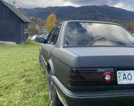 Черный БМВ 3 Серия, объемом двигателя 1.8 л и пробегом 400 тыс. км за 1900 $, фото 4 на Automoto.ua