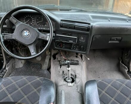 Чорний БМВ 3 Серія, об'ємом двигуна 0 л та пробігом 111 тис. км за 2200 $, фото 4 на Automoto.ua