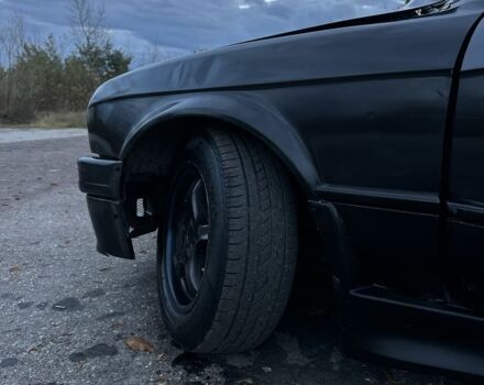 Черный БМВ 3 Серия, объемом двигателя 1.6 л и пробегом 300 тыс. км за 1500 $, фото 5 на Automoto.ua