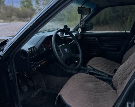 Черный БМВ 3 Серия, объемом двигателя 1.6 л и пробегом 300 тыс. км за 1500 $, фото 13 на Automoto.ua