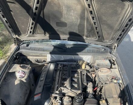 Черный БМВ 3 Серия, объемом двигателя 2.5 л и пробегом 99 тыс. км за 2200 $, фото 5 на Automoto.ua