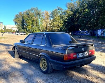 Черный БМВ 3 Серия, объемом двигателя 1.8 л и пробегом 350 тыс. км за 2200 $, фото 2 на Automoto.ua