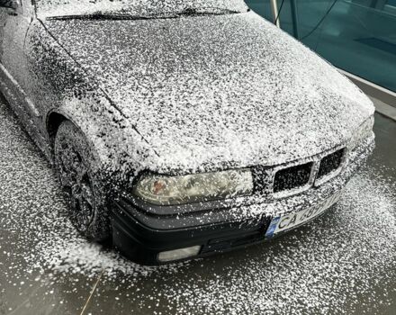 Чорний БМВ 3 Серія, об'ємом двигуна 1.6 л та пробігом 256 тис. км за 2350 $, фото 8 на Automoto.ua