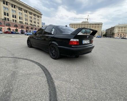 Черный БМВ 3 Серия, объемом двигателя 1.8 л и пробегом 300 тыс. км за 4000 $, фото 8 на Automoto.ua