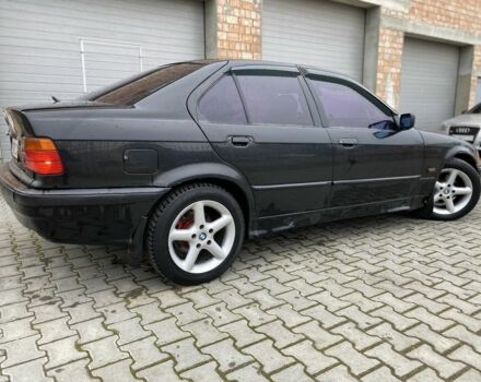 Черный БМВ 3 Серия, объемом двигателя 1.6 л и пробегом 300 тыс. км за 1700 $, фото 4 на Automoto.ua