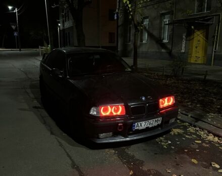 Черный БМВ 3 Серия, объемом двигателя 1.8 л и пробегом 300 тыс. км за 4000 $, фото 2 на Automoto.ua