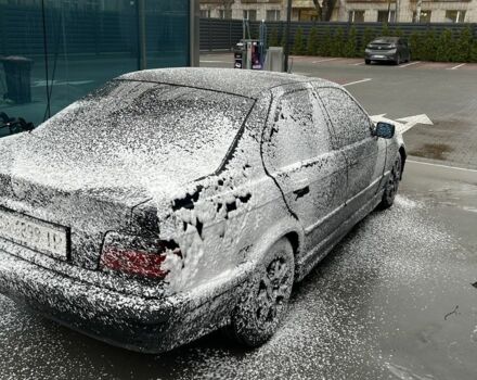 Чорний БМВ 3 Серія, об'ємом двигуна 1.6 л та пробігом 256 тис. км за 2350 $, фото 7 на Automoto.ua