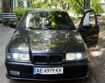 Черный БМВ 3 Серия, объемом двигателя 1.8 л и пробегом 416 тыс. км за 3300 $, фото 4 на Automoto.ua