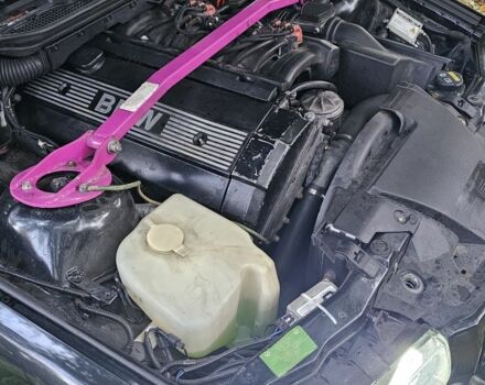 Чорний БМВ 3 Серія, об'ємом двигуна 2.5 л та пробігом 180 тис. км за 4100 $, фото 4 на Automoto.ua