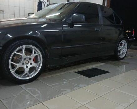 Черный БМВ 3 Серия, объемом двигателя 0 л и пробегом 529 тыс. км за 3700 $, фото 2 на Automoto.ua